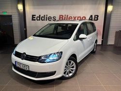 Vit Begagnad 2017 VW Sharan Minibuss | 259 900 kr (Marknadspris)