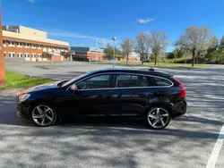 Svart Begagnad 2012 Volvo V60 R-Design Kombi | 125 000 kr (Bra pris)