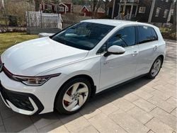 Vit Begagnad 2025 VW Golf VIII GTI Halvkombi | 404 000 kr (Marknadspris)