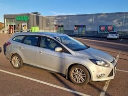 Grå Begagnad 2013 Ford Focus Titanium Kombi | 34 000 kr (Bra pris)
