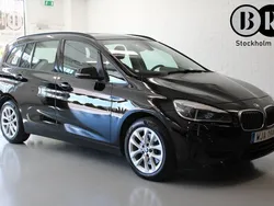 Svart Begagnad 2022 BMW 218 Gran Tourer Minibuss | 239 900 kr (Marknadspris)