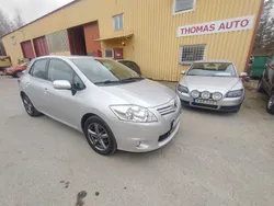 Silver Begagnad 2010 Toyota Auris Plus Halvkombi | 59 000 kr (Marknadspris)