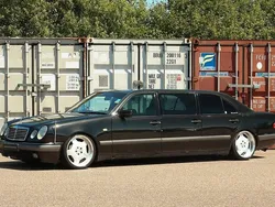Begagnad 1998 Mercedes E220 Sedan | 129 900 kr