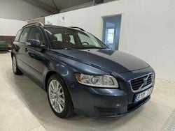 Blå Begagnad 2008 Volvo V50 Kinetic Kombi | 29 900 kr (Marknadspris)