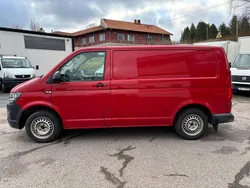 Röd Begagnad 2016 VW T6 Van | 76 800 kr (Superpris)