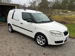 Vit Begagnad 2010 Skoda Roomster Minibuss | 24 900 kr