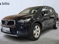Svart Begagnad 2022 Volvo XC40 SUV | 299 500 kr