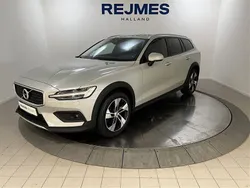 Vit Begagnad 2019 Volvo V60 CC SE Kombi | 329 500 kr (Lite dyr)