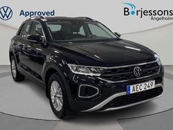 Svart Begagnad 2022 VW T-Roc Life SUV | 219 000 kr (Marknadspris)
