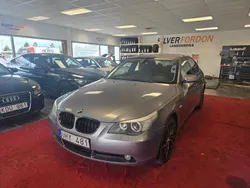 Ljusgrå Begagnad 2003 BMW 520 Sedan | 44 900 kr (Marknadspris)
