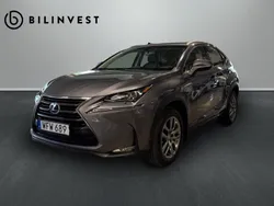 Grå Begagnad 2015 Lexus NX300h Business Edition SUV | 224 900 kr (Marknadspris)