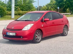 Mörkröd (röd) Begagnad 2008 Toyota Prius Halvkombi | 69 800 kr (Marknadspris)