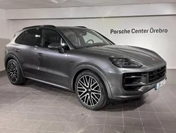 Grå Ny 2025 Porsche Cayenne SUV | 1 591 700 kr (Lite dyr)