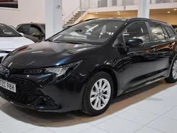 Svart Begagnad 2023 Toyota Corolla Kombi | 299 000 kr (Marknadspris)