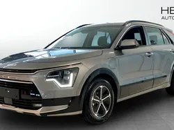 Grå (silver) Ny 2025 Kia Niro SUV | 359 900 kr (Marknadspris)