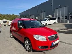 Röd Begagnad 2008 Skoda Roomster Van | 29 000 kr (Marknadspris)
