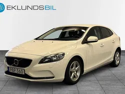 Vit Begagnad 2016 Volvo V40 Kinetic Kombi | 119 900 kr (Marknadspris)
