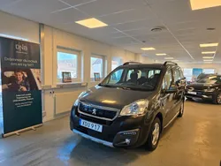 Mörkgrå (grå) Begagnad 2016 Peugeot Partner Tepee Minibuss | 139 900 kr (Marknadspris)