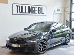 Svart Begagnad 2022 BMW 520 M Sport Sedan | 449 900 kr (Marknadspris)