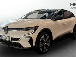 Vit (white) Begagnad 2023 Renault Mégane Iconic Halvkombi | 328 800 kr (Bra pris)
