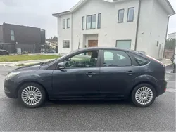 Grå Begagnad 2009 Ford Focus Halvkombi | 18 500 kr (Superpris)