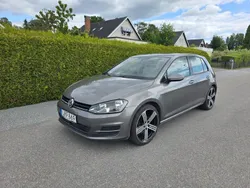 Grå Begagnad 2015 VW Golf VII Halvkombi | 89 900 kr (Superpris)