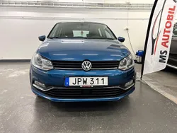 Blå Begagnad 2014 VW Polo Halvkombi | 89 499 kr (Marknadspris)
