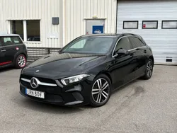 Svart Begagnad 2019 Mercedes A180 Halvkombi | 189 900 kr (Superpris)