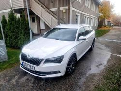 Vit Begagnad 2019 Skoda Superb Business Line Kombi | 235 000 kr (Superpris)