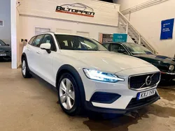 Vit Begagnad 2020 Volvo V60 CC Kombi | 287 000 kr (Marknadspris)