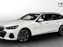 Vit Begagnad 2025 BMW 530 M Sport Kombi | 598 700 kr