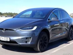 Grå Begagnad 2016 Tesla Model X SUV | 329 900 kr (Lite dyr)