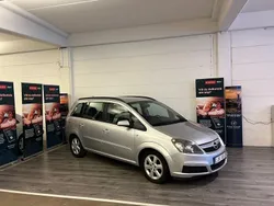 Grå Begagnad 2007 Opel Zafira Minibuss | 25 000 kr (Marknadspris)