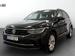 Grå (urano grey) Begagnad 2022 VW Tiguan Life SUV | 289 900 kr (Marknadspris)