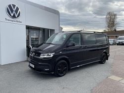 Svart (deep black pärleffekt) Begagnad 2023 VW T6.1 Van | 714 900 kr