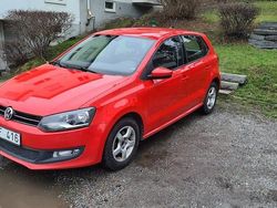 Röd Begagnad 2012 VW Polo Halvkombi | 37 900 kr (Marknadspris)