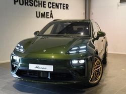 Mörkgrön Ny 2025 Porsche Macan Turbo SUV | 1 592 700 kr