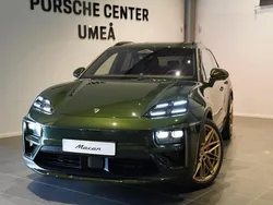 Mörkgrön Ny 2025 Porsche Macan Turbo SUV | 1 592 700 kr
