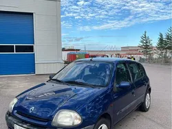 Blå Begagnad 2001 Renault Clio II Halvkombi | 22 000 kr (Marknadspris)
