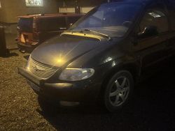Svart Begagnad 2003 Chrysler Grand Voyager Minibuss | 15 000 kr (Bra pris)