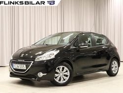 Svart Begagnad 2015 Peugeot 208 Halvkombi | 69 900 kr (Marknadspris)