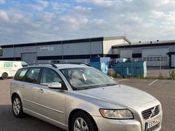 Grå Begagnad 2008 Volvo V50 Kinetic Kombi | 30 000 kr (Marknadspris)