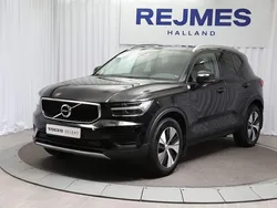 Svart Begagnad 2022 Volvo XC40 Momentum SUV | 314 500 kr (Marknadspris)
