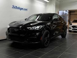 Svart Ny 2025 Ford Mustang Mach-E SUV | 815 000 kr