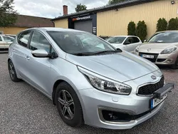 Grå Begagnad 2015 Kia Ceed Halvkombi | 99 900 kr (Marknadspris)