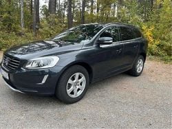Grå Begagnad 2015 Volvo XC60 Momentum SUV | 149 000 kr (Bra pris)