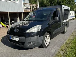 Svart Begagnad 2012 Peugeot Partner Minibuss | 32 000 kr (Bra pris)