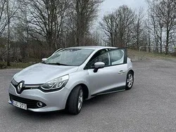 Silver Begagnad 2014 Renault Clio IV Halvkombi | 52 000 kr (Marknadspris)