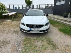 Vit Begagnad 2016 Volvo V60 CC Summum Kombi | 183 000 kr (Lite dyr)