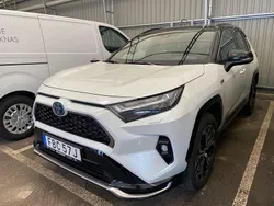 Vit Begagnad 2024 Toyota RAV4 Hybrid Style SUV | 579 900 kr (Dyr)